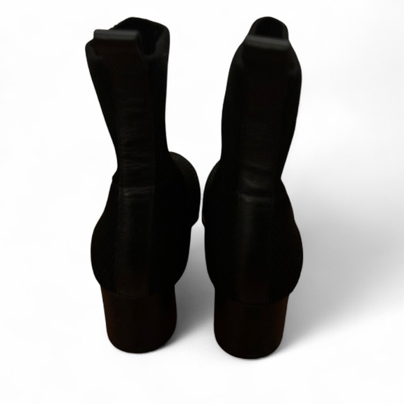 Everlane The Glove Black Ankle Booties - Picture 4 of 6